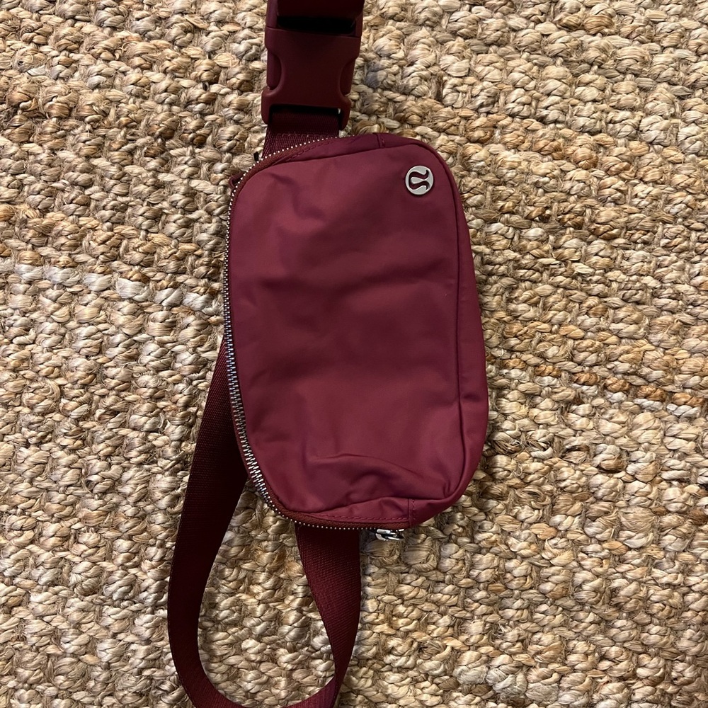 Lululemon Everywhere Belt Bag BRAND NEW
